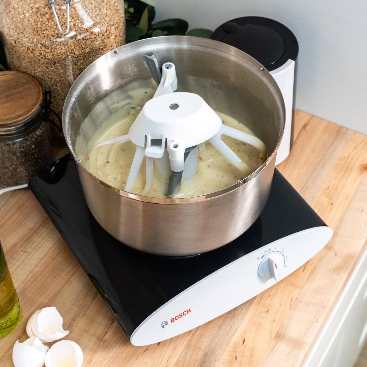 Bosch Blender Bundle - Black Universal Plus Mixer with Stainless Steel Bowl, Dough Hook Extender, and Blender